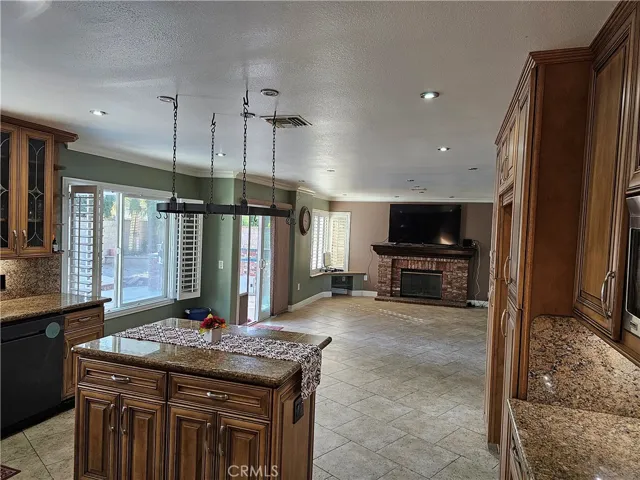 Kitchen Connecting Family Room