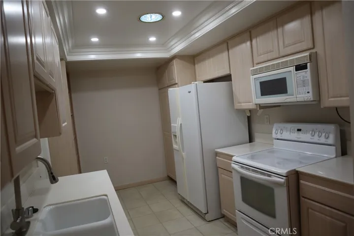 3406 Calle Azul Unit B, Laguna Woods, California 92637