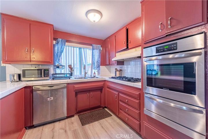 2042 Hercules Court, Simi Valley, California 93065
