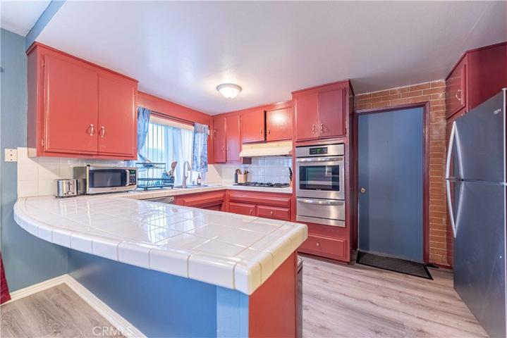2042 Hercules Court, Simi Valley, California 93065