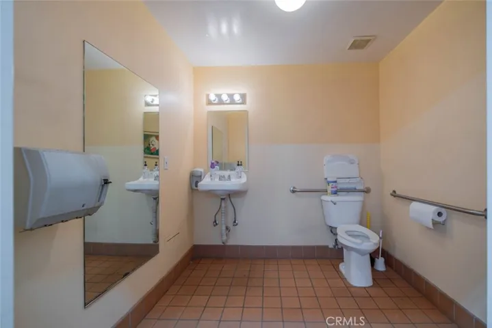 205 N Victory Boulevard, Burbank, California 91502