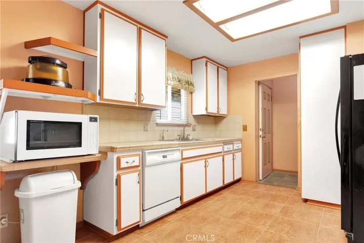 15424 Little Beaver Street, Victorville, California 92395