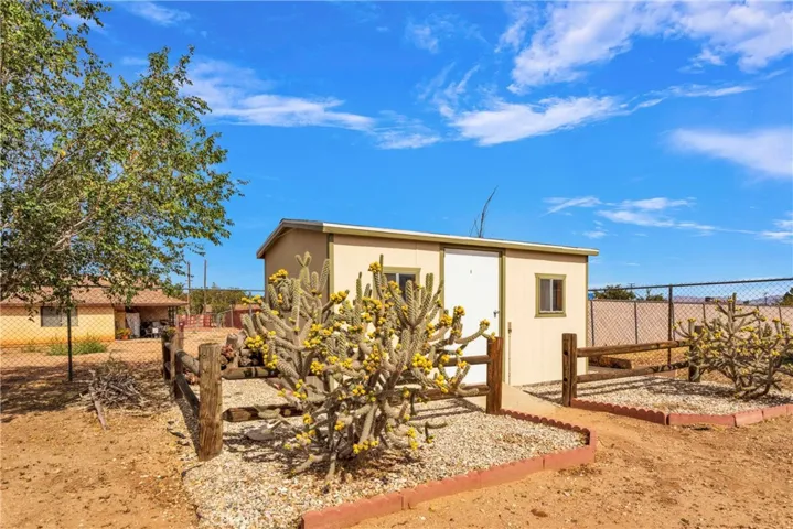 15424 Little Beaver Street, Victorville, California 92395
