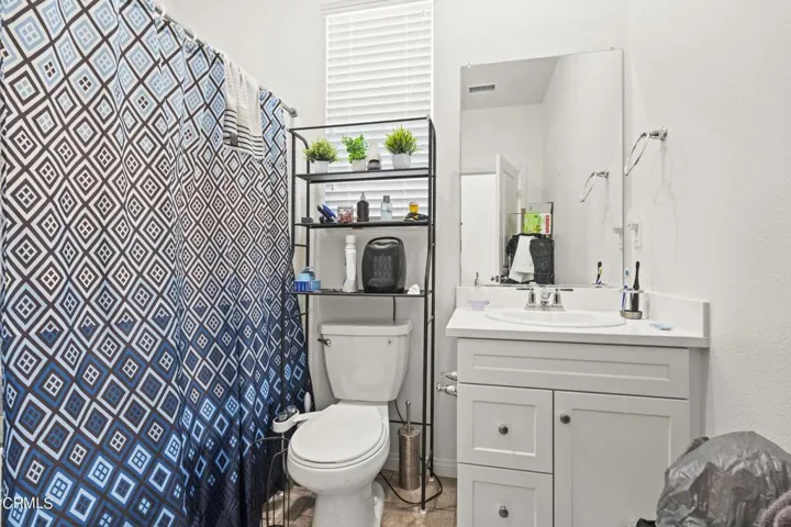 18-web-or-mls-Upmarketmedia_422Tib-84
