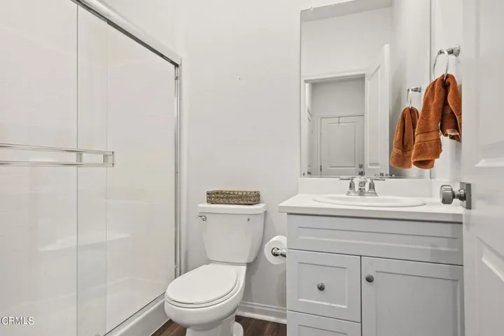 17-web-or-mls-Upmarketmedia_422Tib-81
