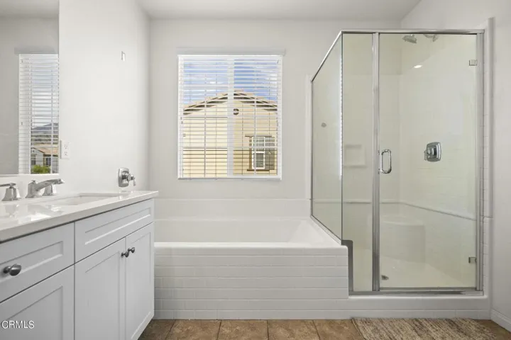 15-web-or-mls-Upmarketmedia_422Tib-72