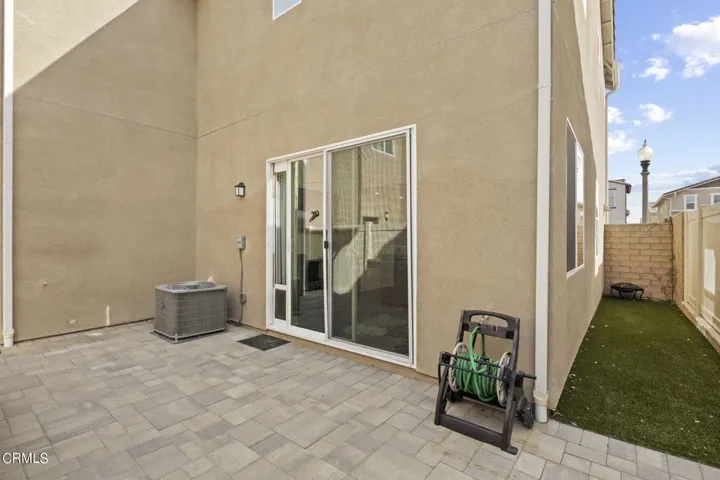 22-web-or-mls-Upmarketmedia_422Tib-96