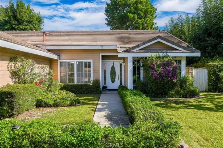 6880 Country Club Drive, La Verne, California 91750