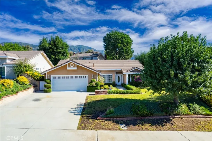 6880 Country Club Drive, La Verne, California 91750