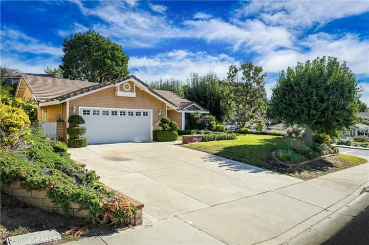 6880 Country Club Drive, La Verne, California 91750