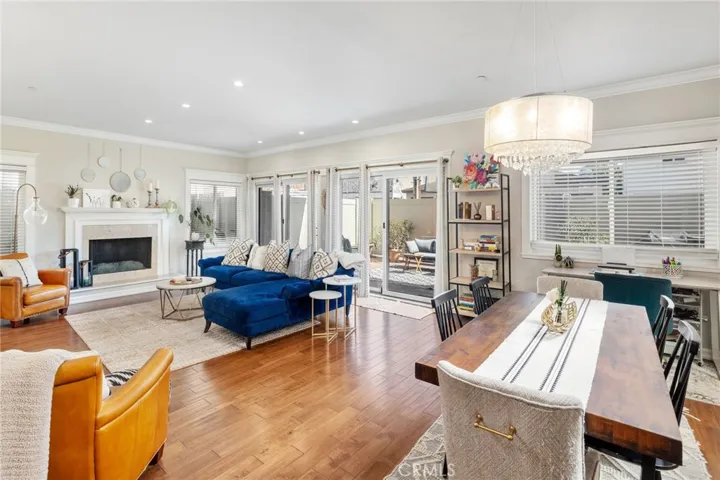 512 Esplanade Unit 103, Redondo Beach, California 90277