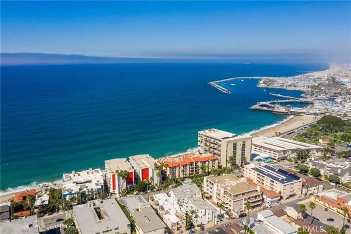 512 Esplanade Unit 103, Redondo Beach, California 90277