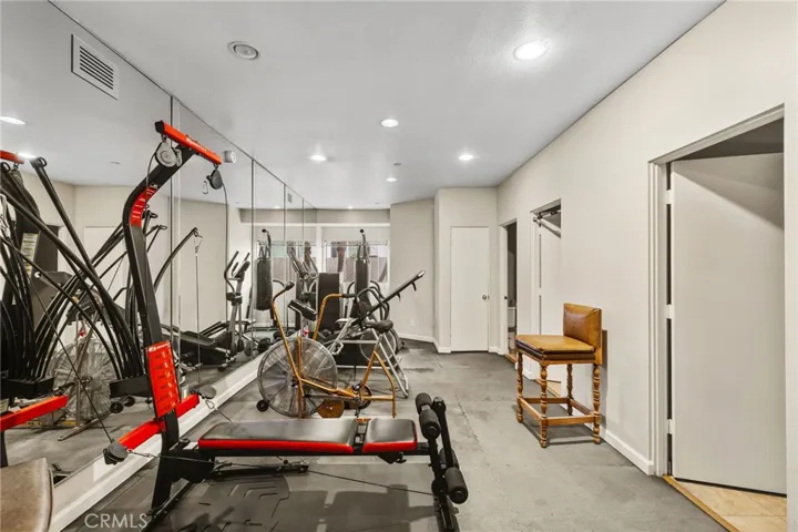512 Esplanade Unit 103, Redondo Beach, California 90277
