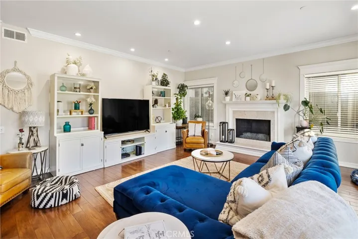 512 Esplanade Unit 103, Redondo Beach, California 90277