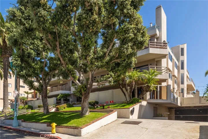 512 Esplanade Unit 103, Redondo Beach, California 90277
