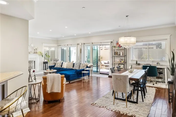 512 Esplanade Unit 103, Redondo Beach, California 90277