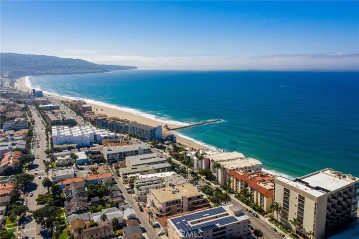 512 Esplanade Unit 103, Redondo Beach, California 90277