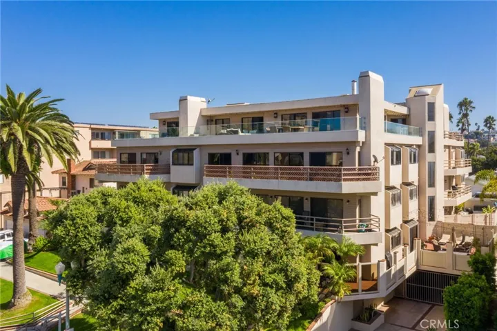 512 Esplanade Unit 103, Redondo Beach, California 90277