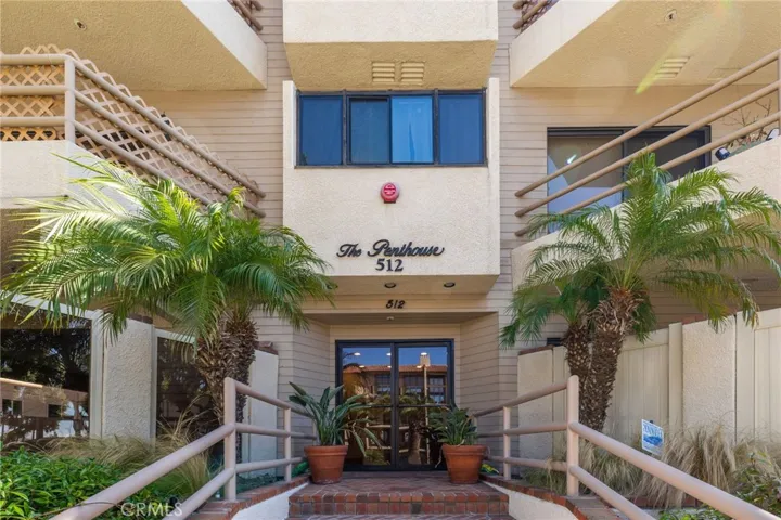 512 Esplanade Unit 103, Redondo Beach, California 90277