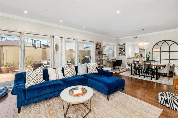 512 Esplanade Unit 103, Redondo Beach, California 90277