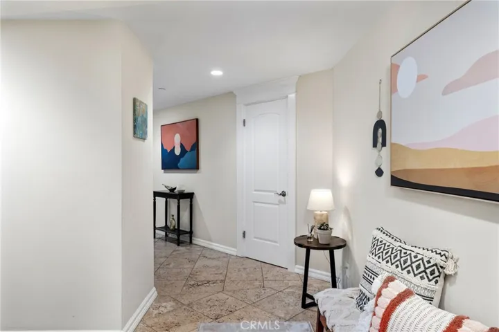 512 Esplanade Unit 103, Redondo Beach, California 90277