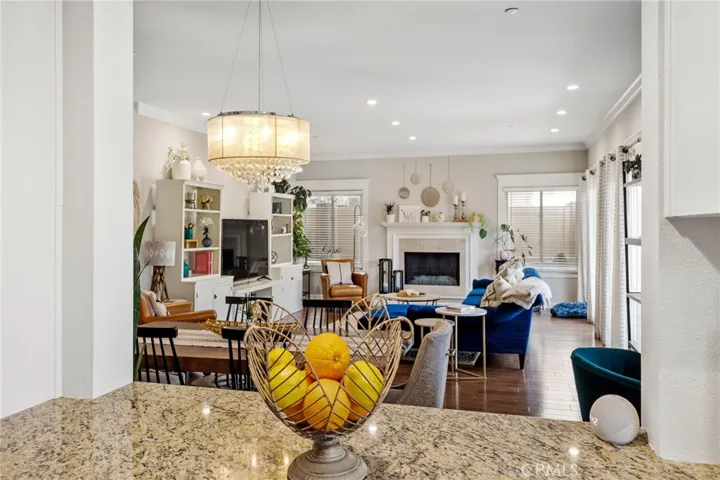 512 Esplanade Unit 103, Redondo Beach, California 90277