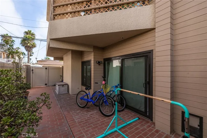 512 Esplanade Unit 103, Redondo Beach, California 90277