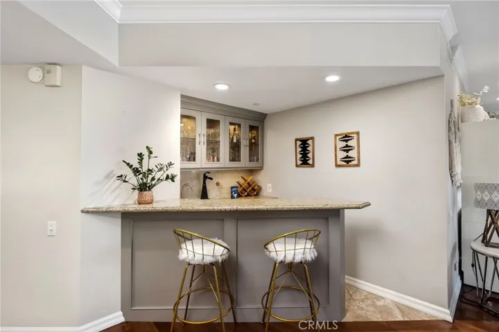 512 Esplanade Unit 103, Redondo Beach, California 90277