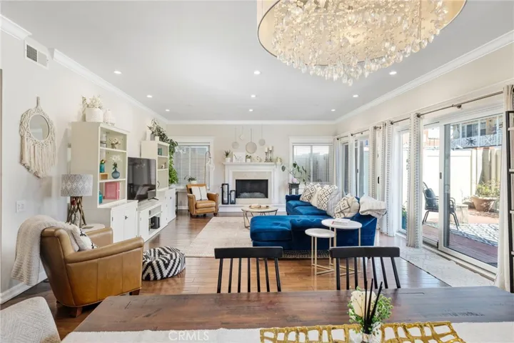 512 Esplanade Unit 103, Redondo Beach, California 90277
