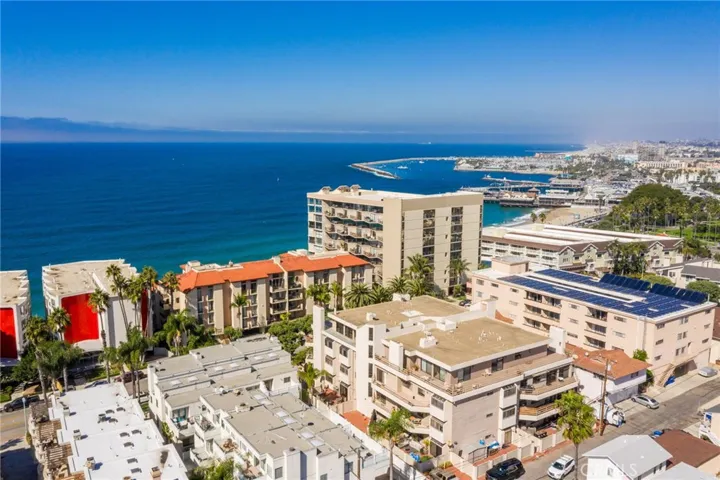 512 Esplanade Unit 103, Redondo Beach, California 90277