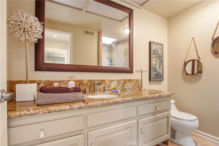 Third private bath.