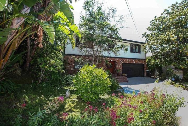 3543 Stone Canyon Avenue, Sherman Oaks, California 91403