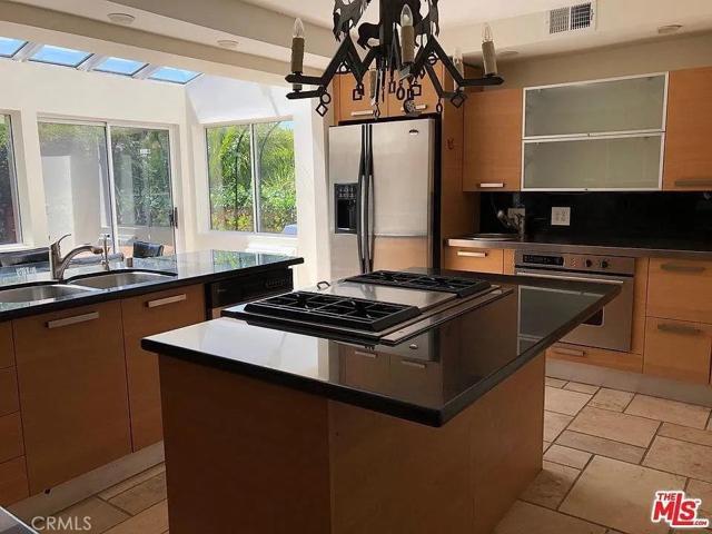 3543 Stone Canyon Avenue, Sherman Oaks, California 91403