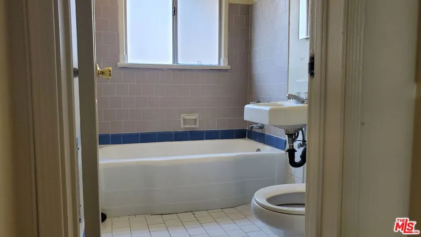 11202 Camarillo Street 11204 1/2, North Hollywood, California 91602