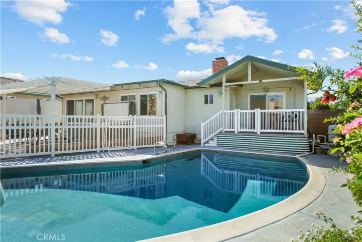 6520 Woodlake Avenue, West Hills, California 91307
