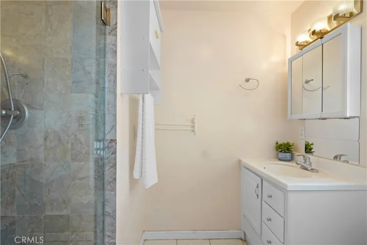 6520 Woodlake Avenue, West Hills, California 91307