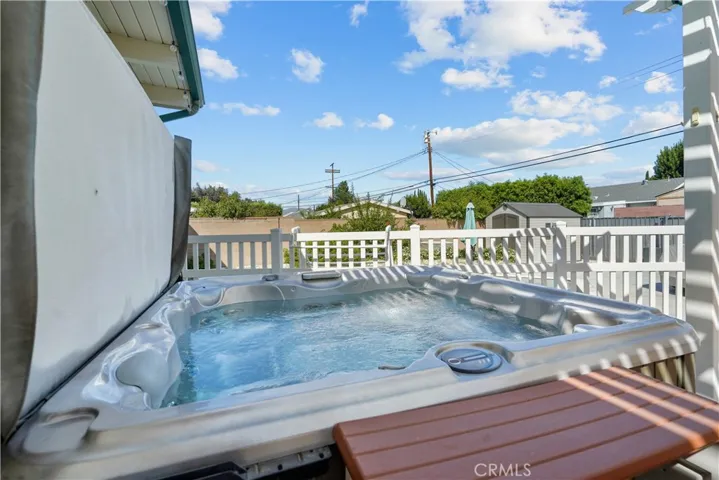 6520 Woodlake Avenue, West Hills, California 91307