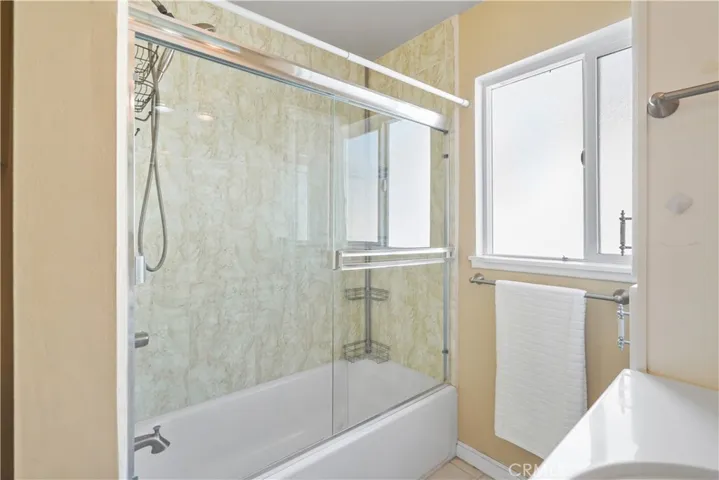 6520 Woodlake Avenue, West Hills, California 91307