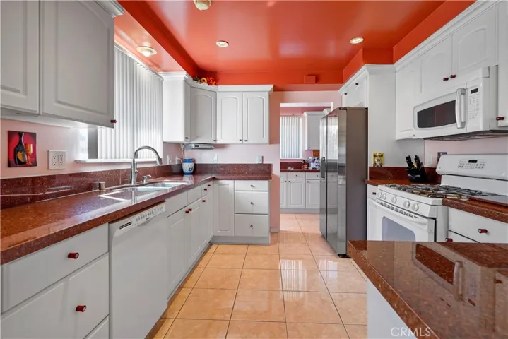6520 Woodlake Avenue, West Hills, California 91307