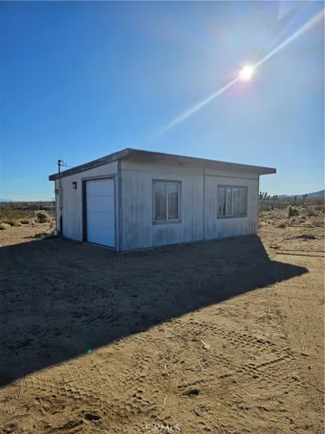 2135 Road Runner Lane, Landers, California 92285