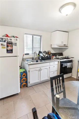 404 404 1/2 S Bernal Avenue, Los Angeles, California 90063