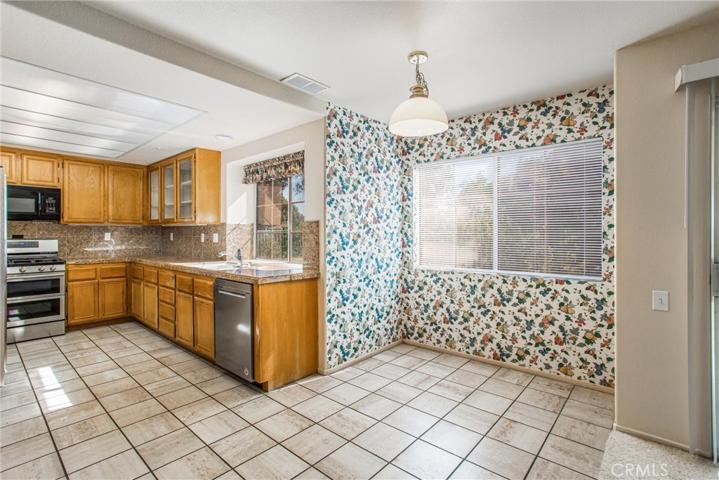 29183 Stonegate Lane, Highland, California 92346