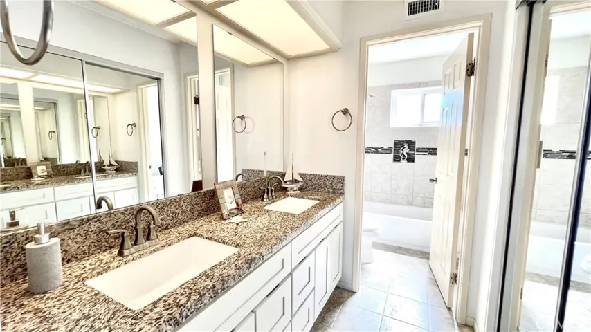 3101 Plaza Del Amo Unit 9, Torrance, California 90503