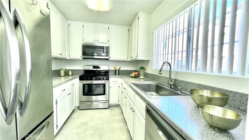 3101 Plaza Del Amo Unit 9, Torrance, California 90503