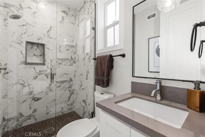 204 S Helberta Avenue Unit A, Redondo Beach, California 90277