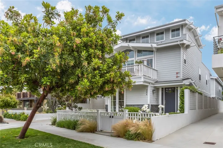 204 S Helberta Avenue Unit A, Redondo Beach, California 90277