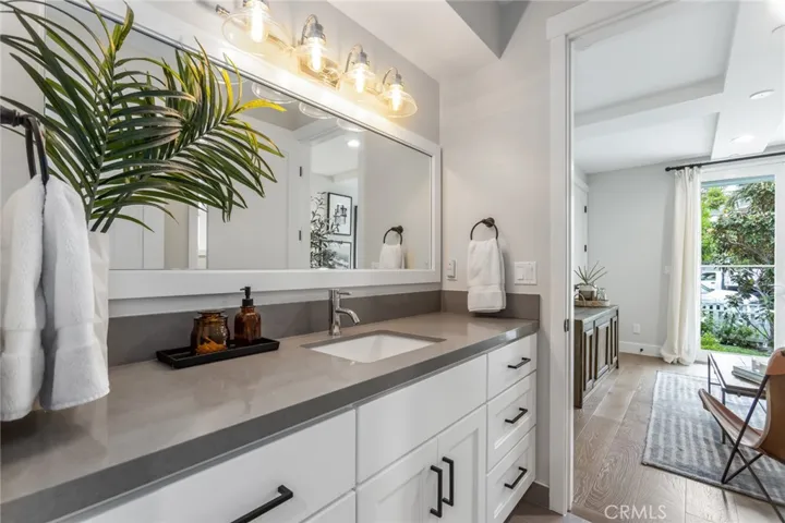 204 S Helberta Avenue Unit A, Redondo Beach, California 90277