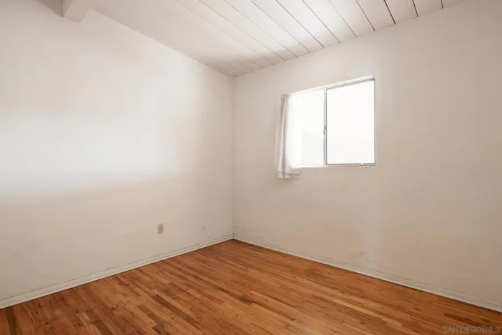 2443 Laurie Ln, San Diego, California 92105