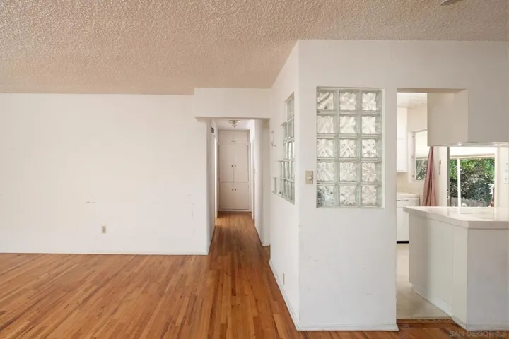 2443 Laurie Ln, San Diego, California 92105