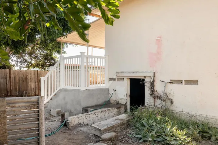2443 Laurie Ln, San Diego, California 92105